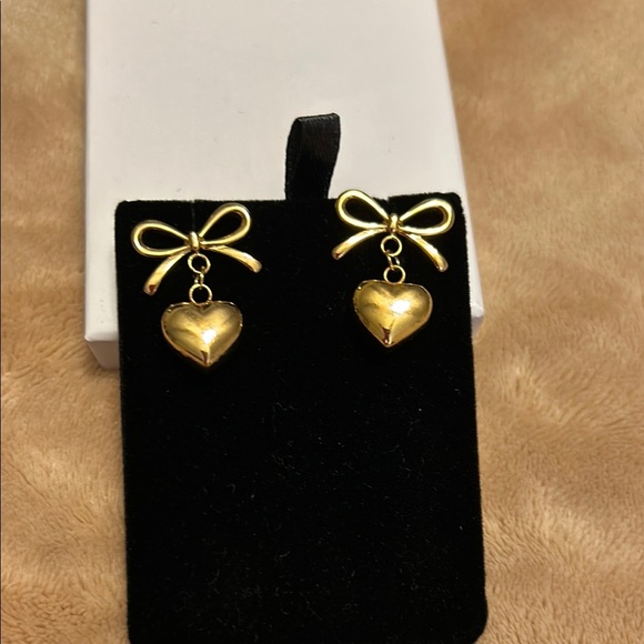 Gold plated heart bow drop earrings pierced - Picture 1 of 2